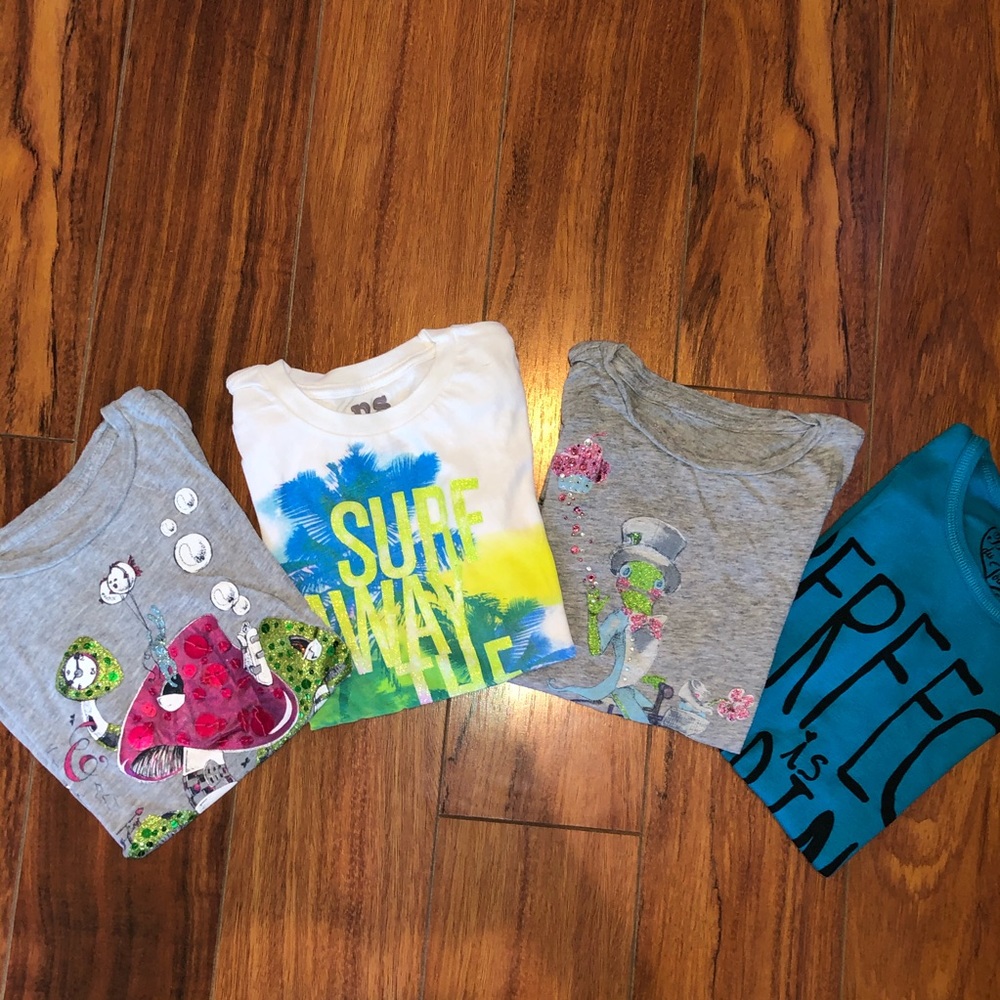 4 cute T-shirts for girls in size 7.